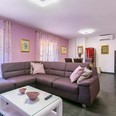 Marijan - A4 Veliki - Mpolo * Medolino