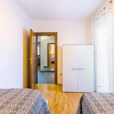 Marijan - A4 Veliki - Mpolo